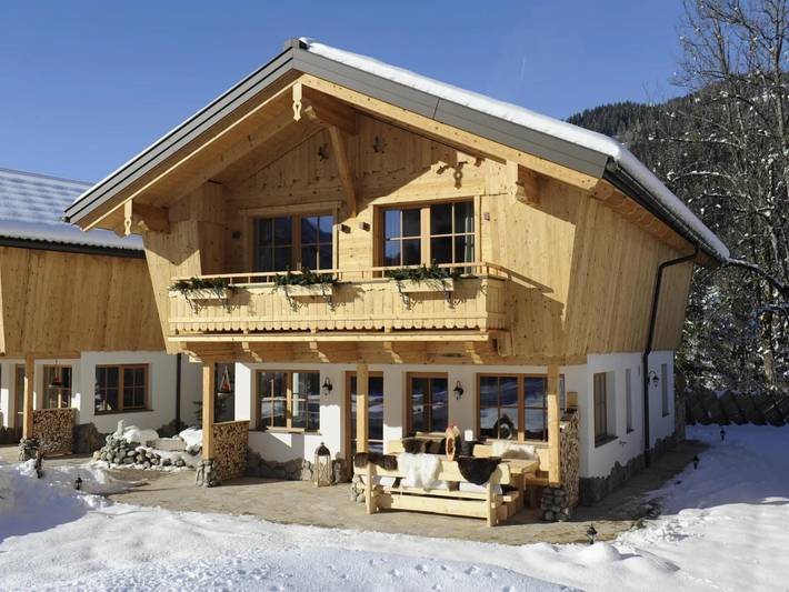 Chalet voor 8 personen, with balkon and sauna as well as tuin and zwembad in Wagrain