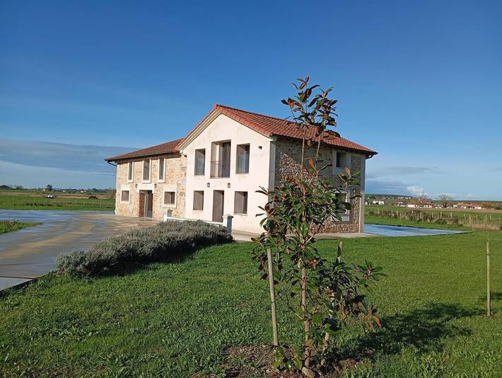 Casa rural para 10 personas, con vistas y jardín en Ribamontán al Mar