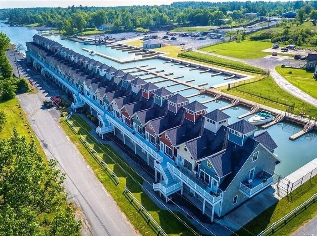 Townhouse on water with boathouse! in Alexandria Bay, Jefferson County (NY)