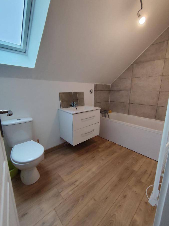 Location de vacances pour 2 personnes, avec piscine ainsi que jardin et vue à Neuville-sur-Sarthe - 4