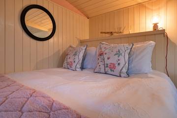 Glamping for 2 People in Northamptonshire, Midlands, Photo 2