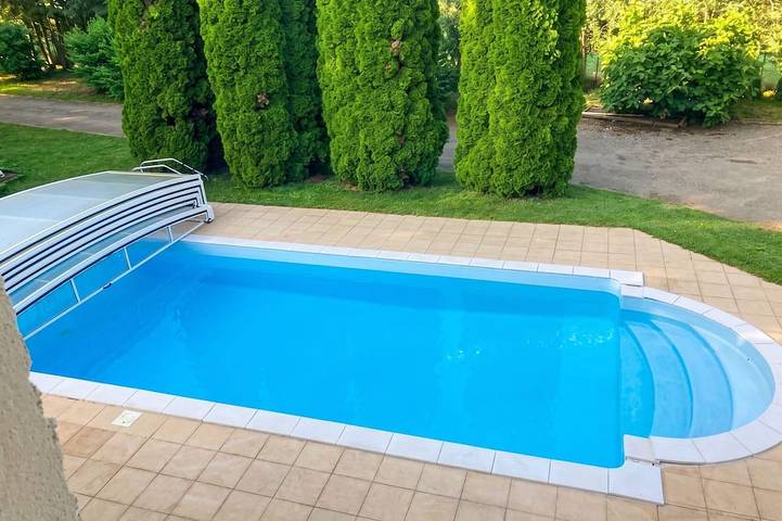 Location de vacances pour 4 personnes, avec Jardin et Piscine dans Liffol-le-Grand