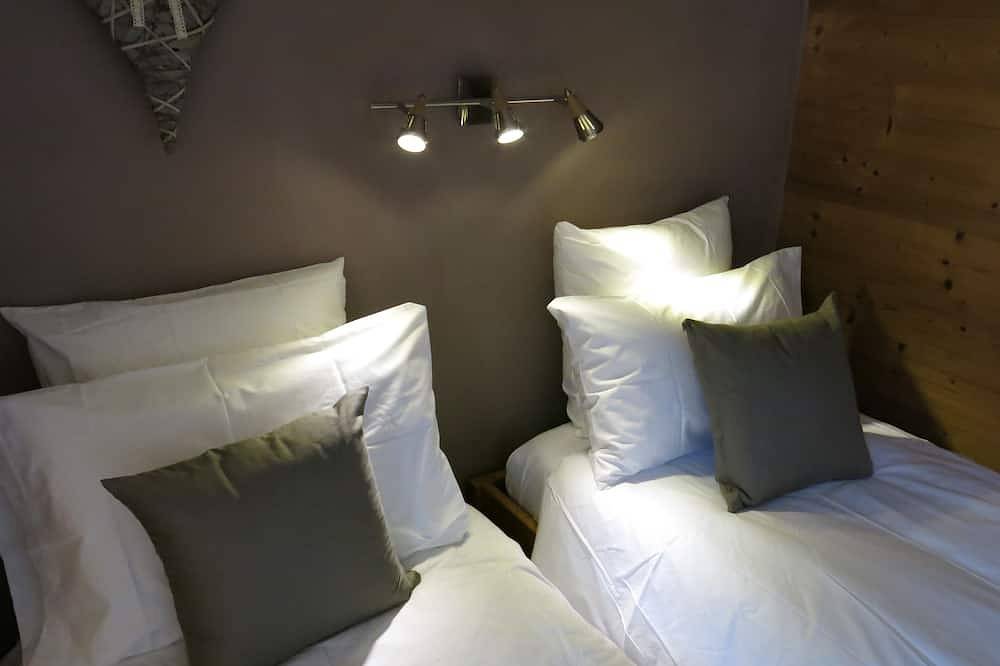 Luxury chalet at the foot of the slopes, south west, Spa Pool, Arc 2000, Arolles in Les Arcs, Bourg-Saint-Maurice