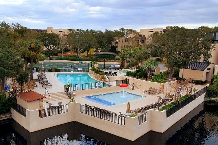 Entire apartment, Ocean View at Island Club in Folly Field, Port Royal Plantation