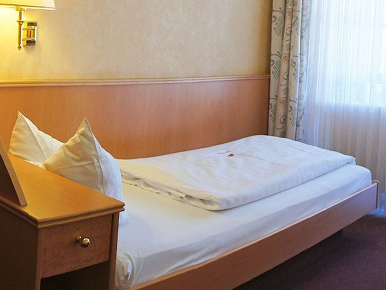 Flair Hotel Schwanen - Standard Einzelzimmer in Bad Bellingen, Südschwarzwald