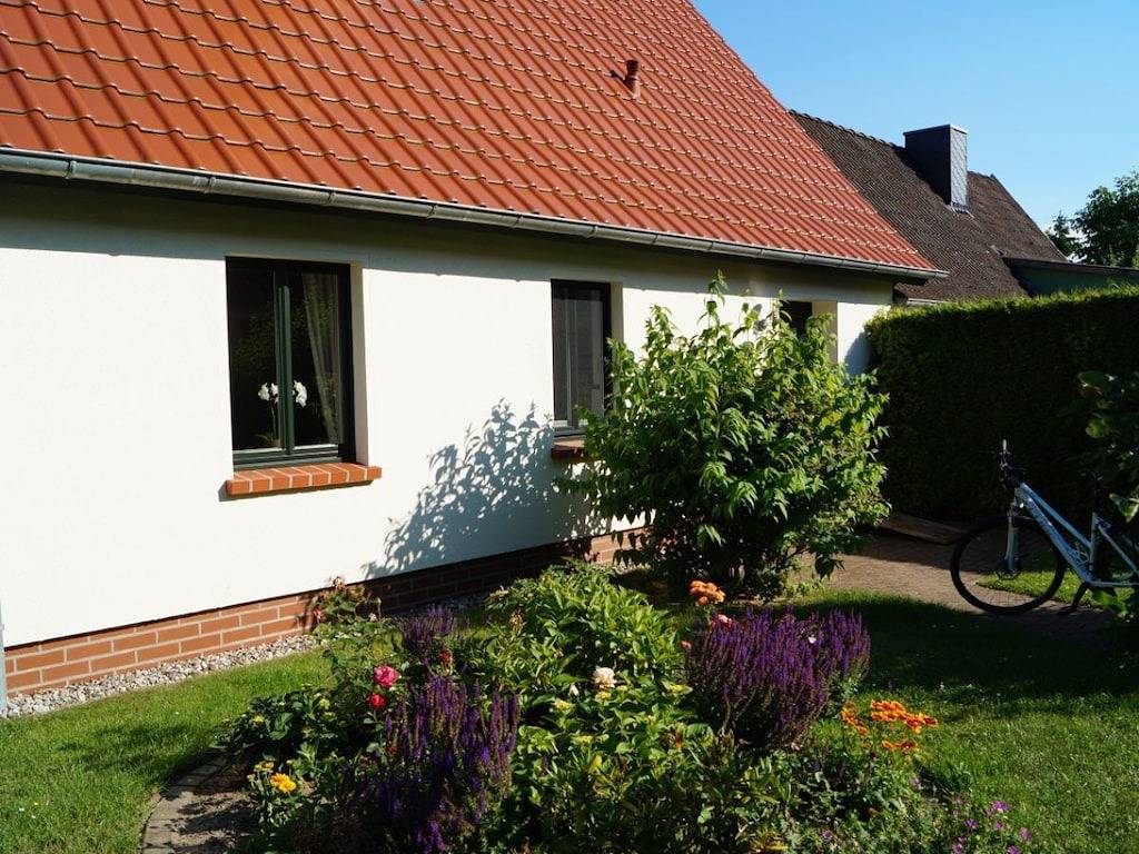 Ferienhaus in Ludorf mit Schwimmbecken in Ludorf, Müritz