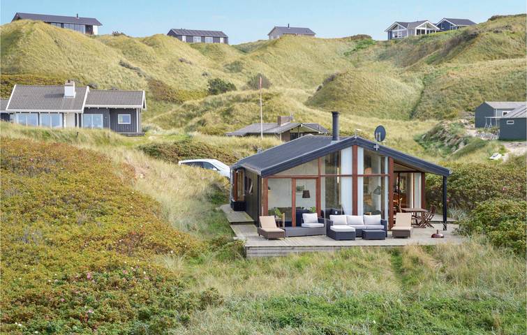 Ferieudlejning for 6 personer, med Terrasse og Jacuzzi samt Have i Grønhøj