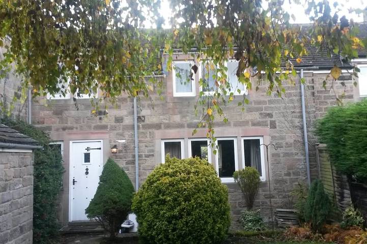 Holiday rental for 7 people, with garden in Peak District