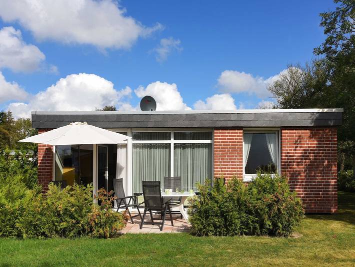 Bungalow für 4 Personen, mit Terrasse und Garten