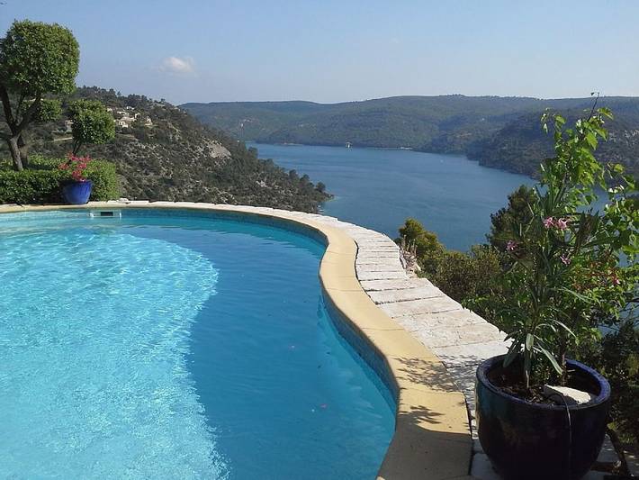 Casa de vacaciones con 3 dormitorios. in Esparron-de-Verdon, Alpes de Alta Provenza