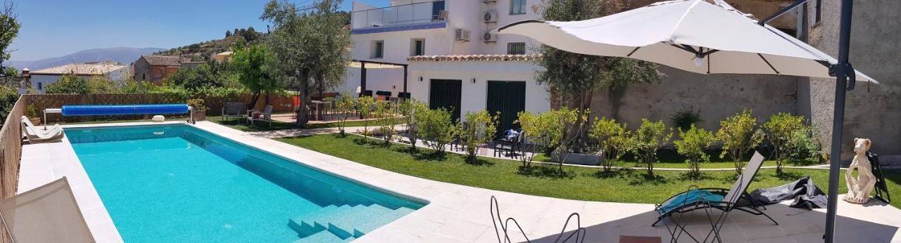 Chambre d’hôte pour 2 personnes, avec Balcon et Terrasse ainsi que Jardin et Piscine dans Restabal