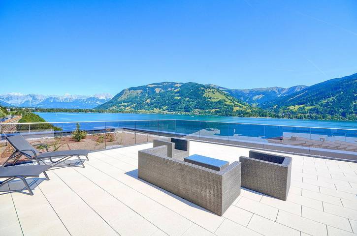 Ferielejlighed for 8 personer, med Terrasse og Sauna samt Søudsigt i Zell am See