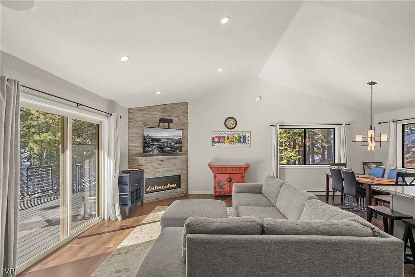 Cozy Spacious 4Bd Modern Mountain Home in Diamond Peak, Lake Tahoe