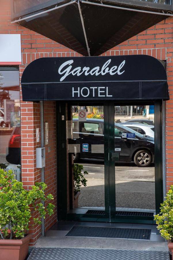 Hôtel Garabel in Plaisir (Yvelines), Yvelines