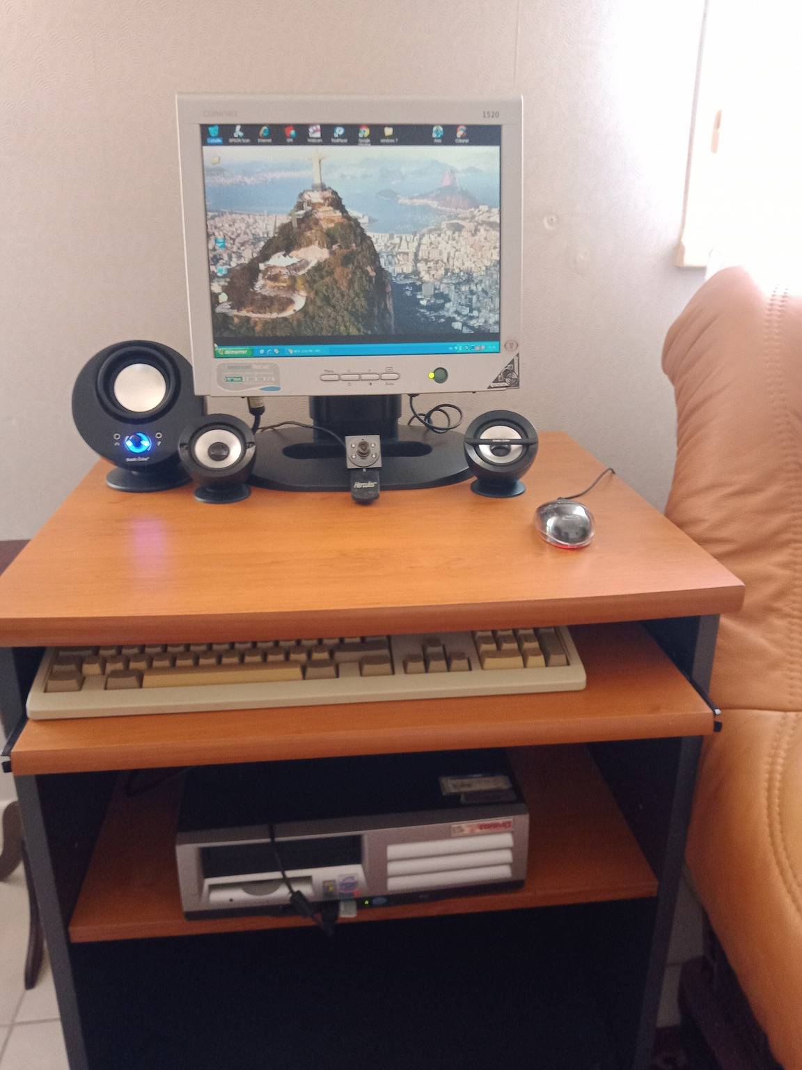 Maison de vacances "complète" avec balcon et Wi-Fi in Montluçon, Région de Montluçon