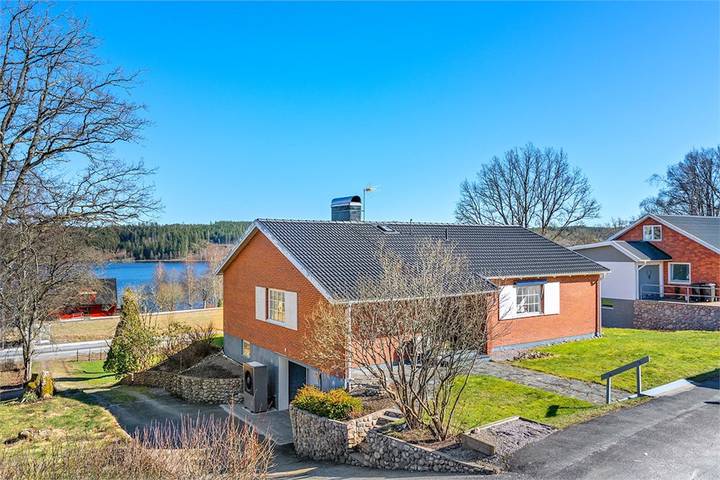 Ferienhaus mit wunderbaren Seeblick nahe Göteborg in Westschweden in Västergötland