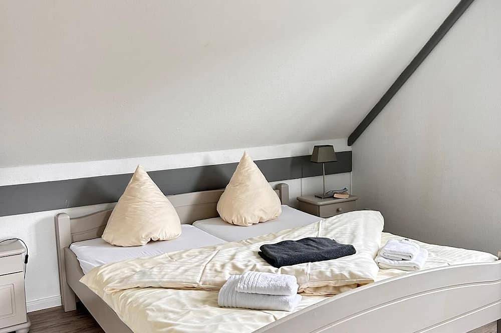 Ganze Wohnung, Gemütliche Dachgeschosswohnung 'Alpenstrandläufer' mit Charme in Pellworm, Nordfriesische Inseln