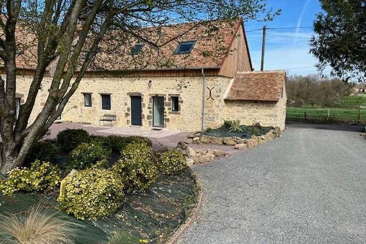 Gîte pour 2 personnes, avec jardin ainsi que jacuzzi et piscine, animaux acceptés à Coulaines