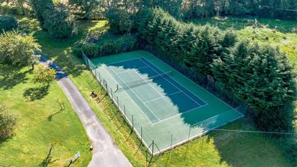 Holiday Rental for 10 People in Bramley, Surrey Hills, Photo 1