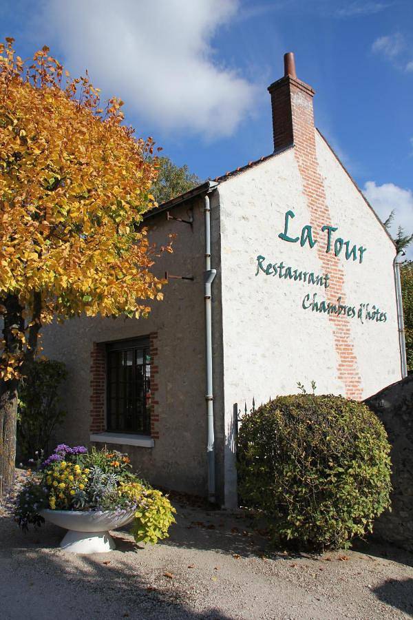 Chambre d’hôte pour 3 personnes, avec jardin ainsi que terrasse et vue à La Chaussée-Saint-Victor - 3