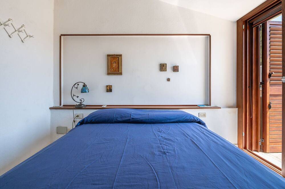 Atemberaubendes alleinstehendes Ferienhaus mit Klimaanlage,  W-Lan, Tv, Innenhof und Panoramablick in Poetto (Cagliari), Quartu Sant'Elena