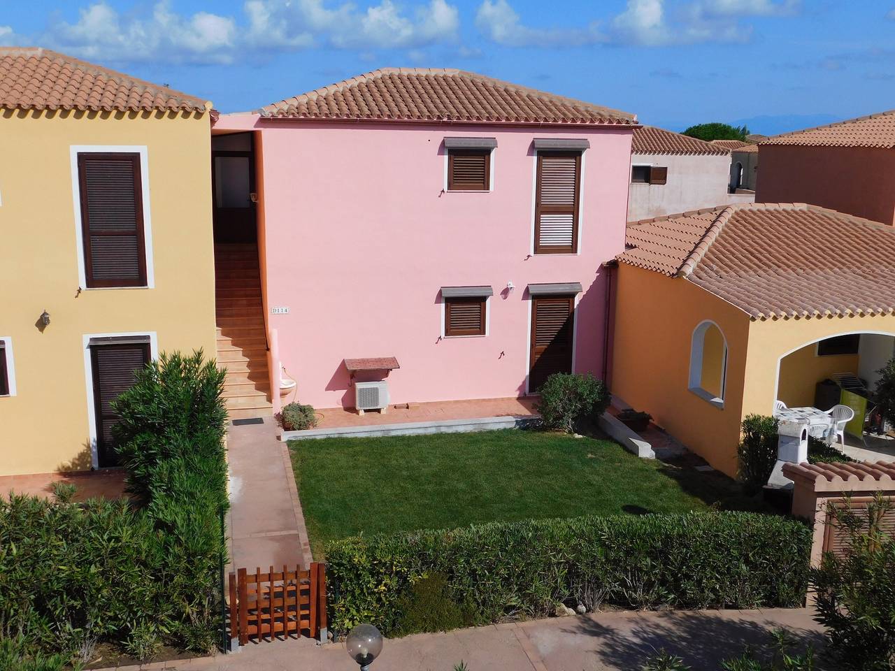 Appartamento intero, Appartamento 'Sardegna Stupenda N 01' con Piscina in Comune, Wi-Fi e Aria Condizionata in Lu Lamoni, Vignola Mare