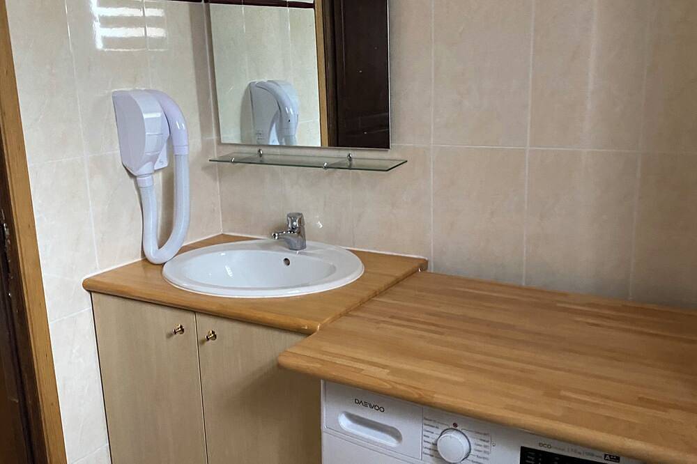 Entire apartment, Bright 2-room apartment in Péone, Nice region