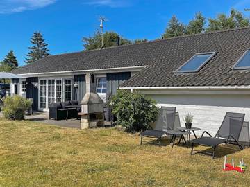 Ferienhaus für 10 Personen, mit Pool und Terrasse sowie Whirlpool, mit Haustier in St. Sjørup