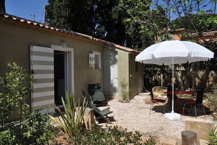 Location de vacances pour 3 personnes, avec Jardin dans Cabasson