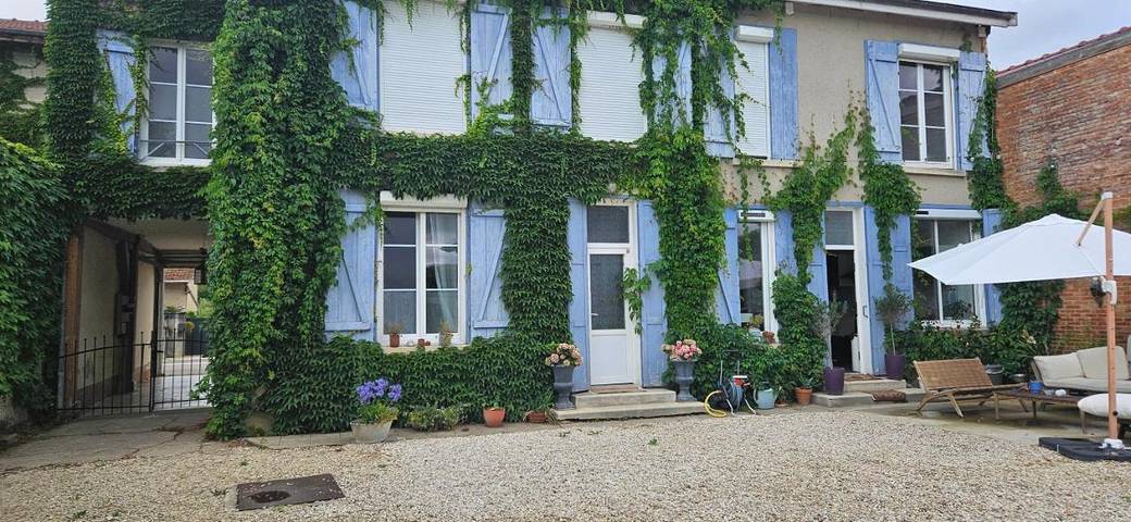 Gîte pour 2 personnes, avec jardin et terrasse, animaux acceptés dans Larzicourt