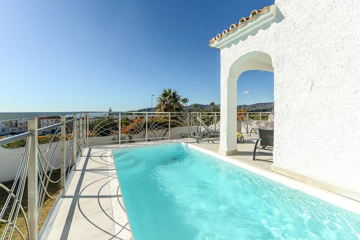 Entire apartment, Apartment 'Casa Feliz' with Sea View, Private Pool and Wi-Fi in Nerja, Costa del Sol