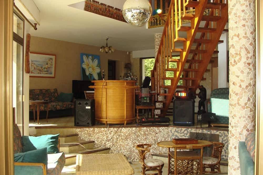 Homerez - Villa in Courtenay, geschlossener Garten in Courtenay, Montargis und Umgebung