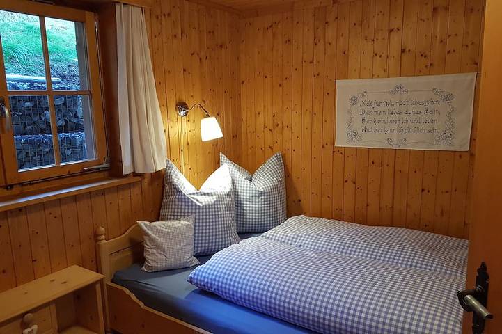 La casa de vacaciones rústica en la ladera soleada in Küblis, Plessur alps
