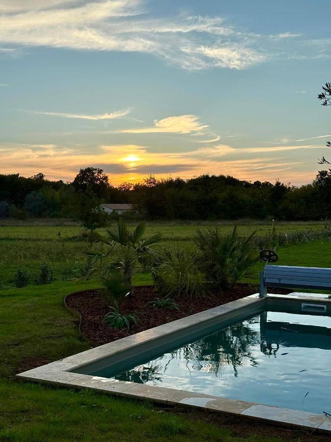 Location de vacances pour 8 personnes, avec jardin et piscine à Vendeuvre-du-Poitou - 4