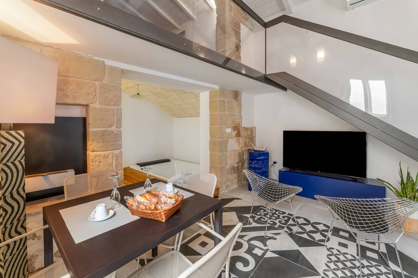 Ganze Wohnung, Martano Jacuzzi Suite w/ Terrace & Bbq in Martano, Lecce Provinz