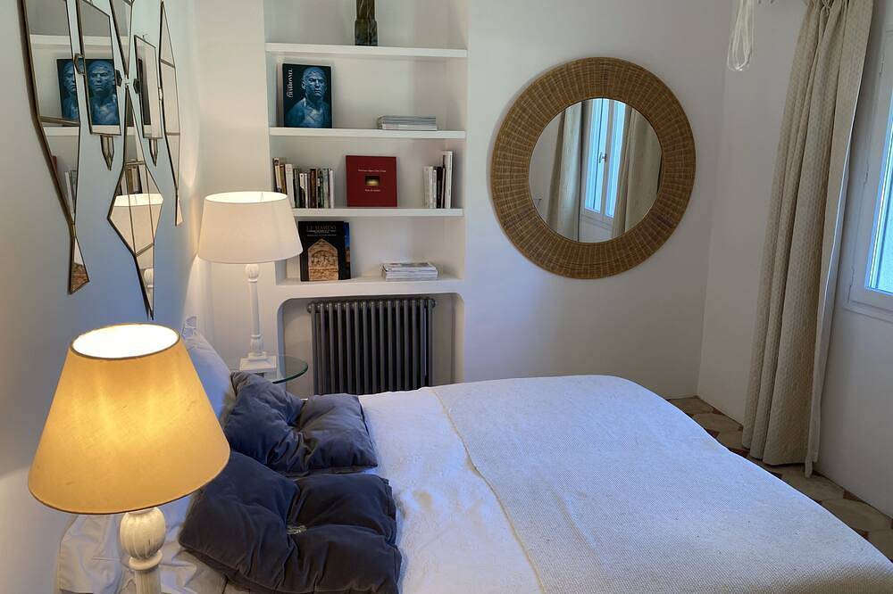 Tranquility among the olive trees in Saint-Cannat, Aix-en-Provence region