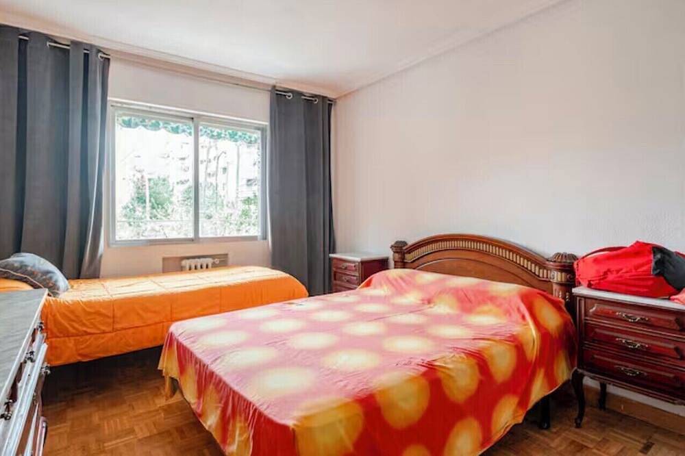 Apartamento entero, Large floor in Alcorcón with excellent connection to Madrid in Alcorcón, Provincia de Madrid