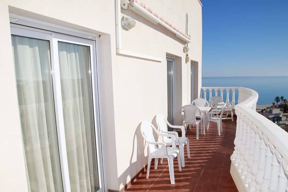 Entire apartment, 2 bedrooms on the top floor + 90m2 of private solarium in Mar Menor, Costa Cálida