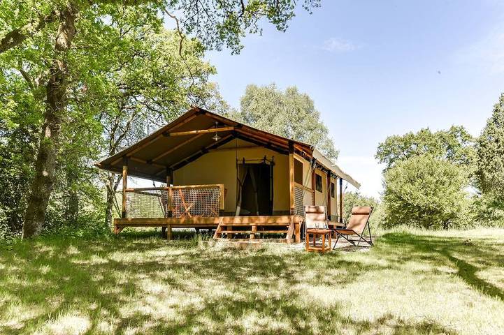 Location de vacances pour 5 personnes, avec terrasse à Espagnac