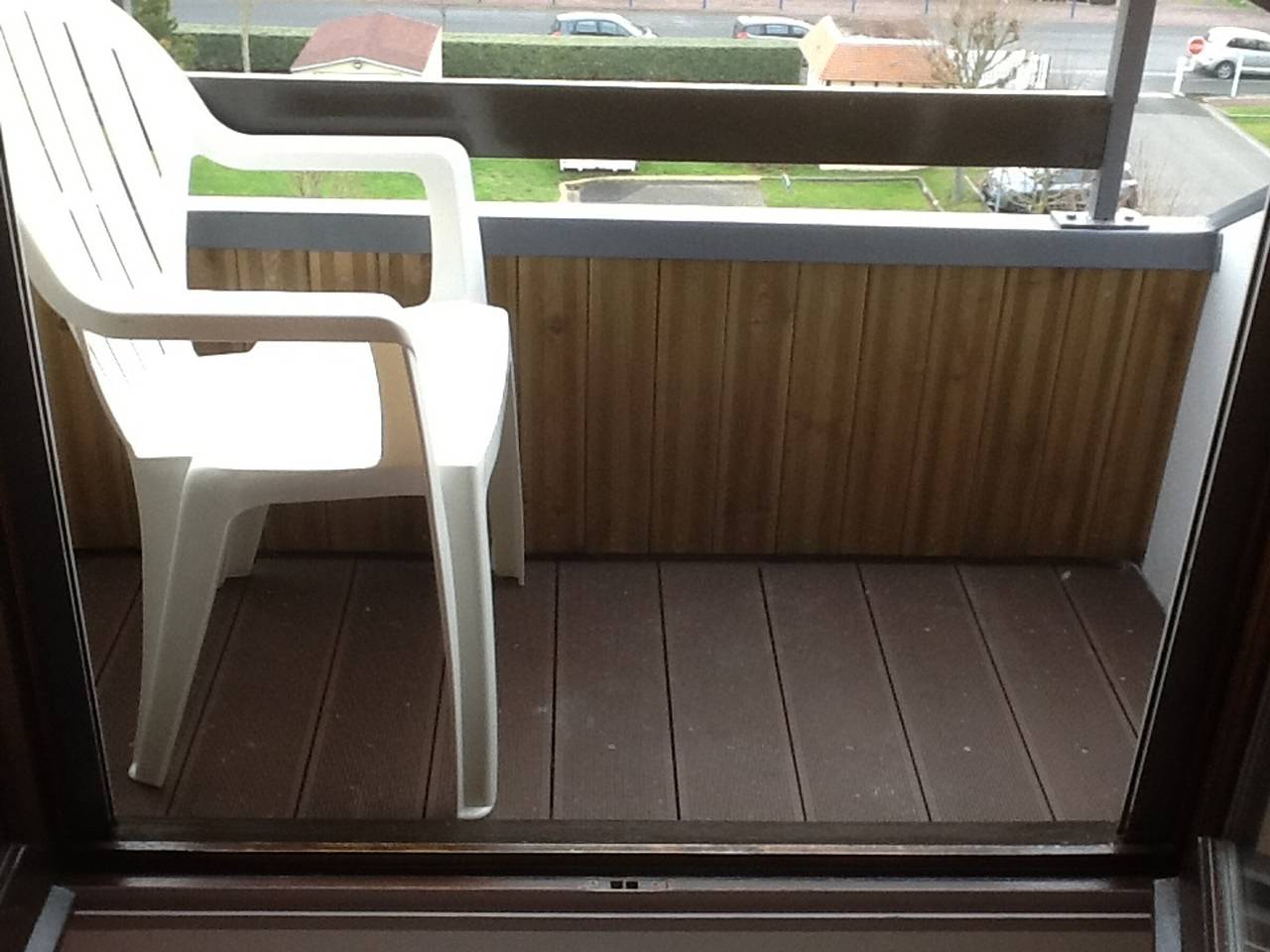 Entire apartment, Romantic Beach Studio with Sunny Balcony and Parking in Villers-sur-Mer, Lisieux region