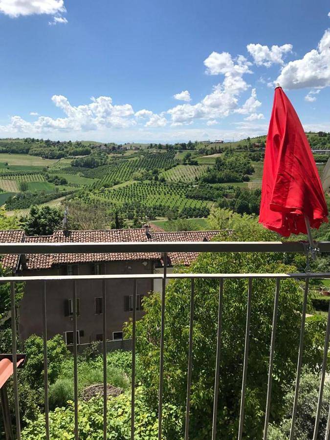 Appartamento per 2 persone, con Balcone e Terrazza nonché Panorama a Govone