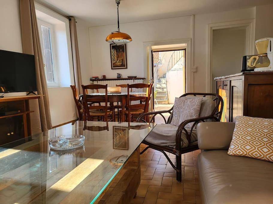 Appartement entier, Three-Bedroom Apartment in Albigny-sur-Saône, Lyon et ses environs