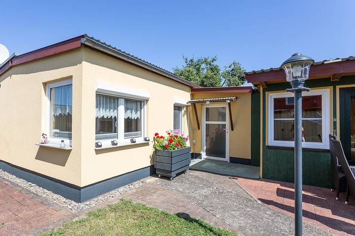 Bungalow für 2 Personen, mit Garten