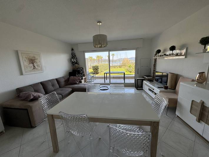 Gîte pour 4 personnes, avec terrasse, animaux acceptés dans Office De Tourisme Cavalaire - 2