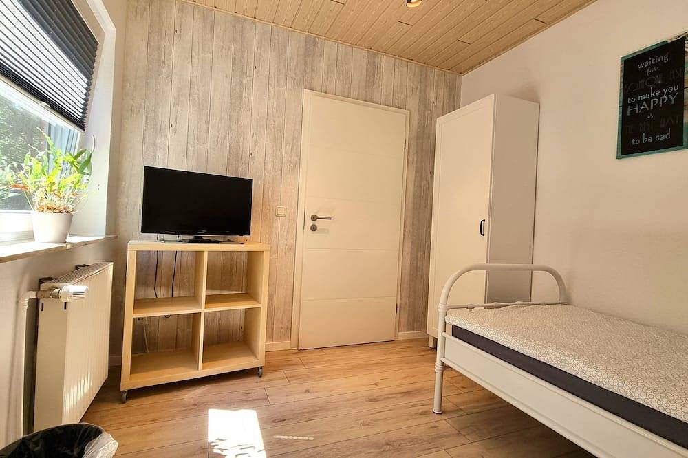 Entire apartment, Family-friendly apartment near Uelzen, quiet with terrace, Wlan, up to 5 pers in Uelzen, Landkreis Uelzen