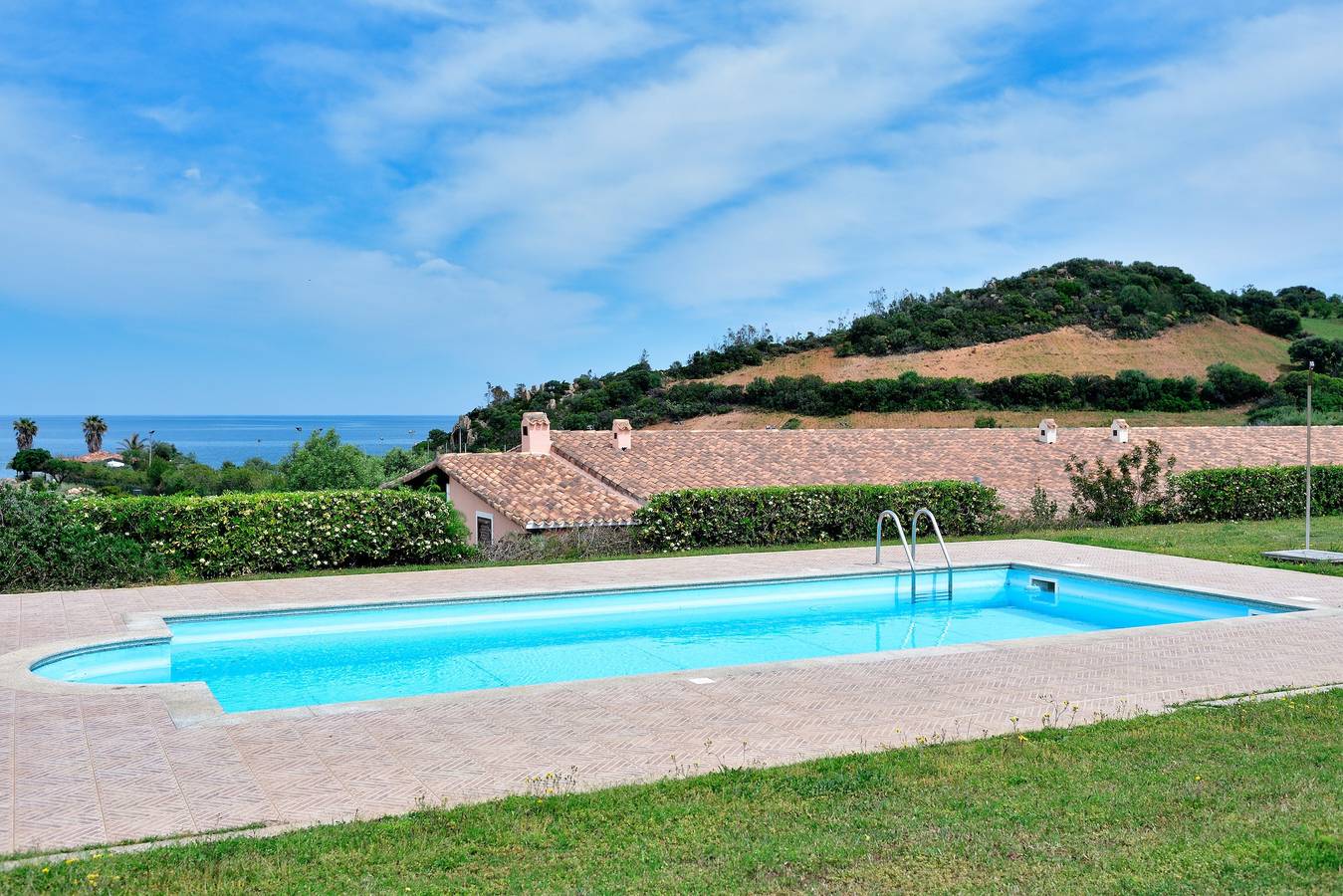 Maison de vacances "Casa del Sole" avec vue sur la mer, piscine, jardin et Wi-Fi in Abba Urci, Tertenia