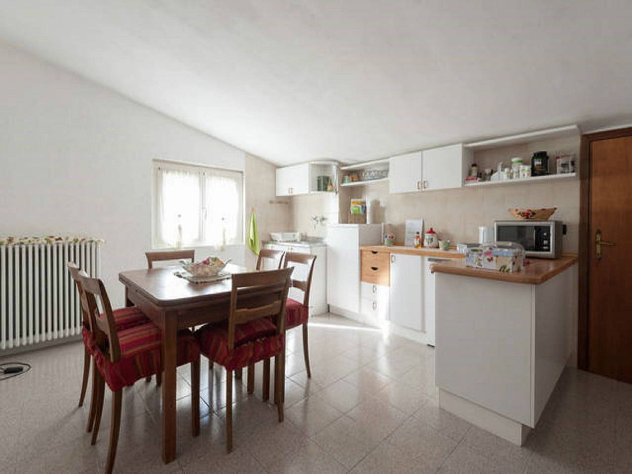 Appartamento intero, Ferienzimmer in Tolasudolsa Zimmer Frühstück in Sambuceto, Compiano