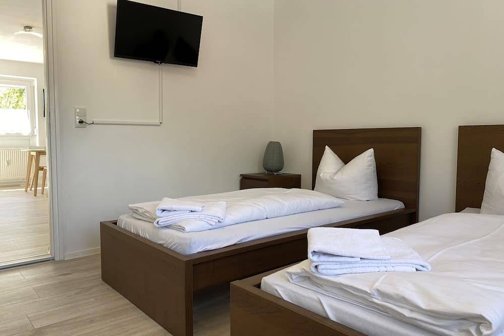 Ganze Wohnung, Moderne Monteurwohnung / Übergangswohnung mit Balkon in Schwandorf, Ostbayern