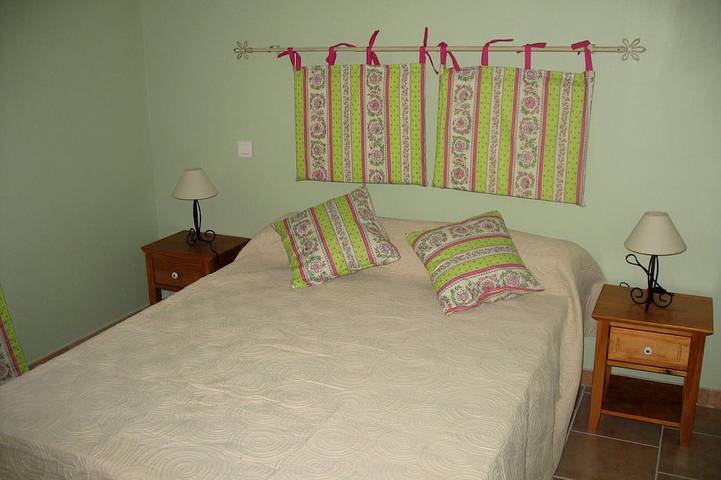 Gîte pour 4 personnes, avec terrasse et jardin à Pernes-les-Fontaines - 4