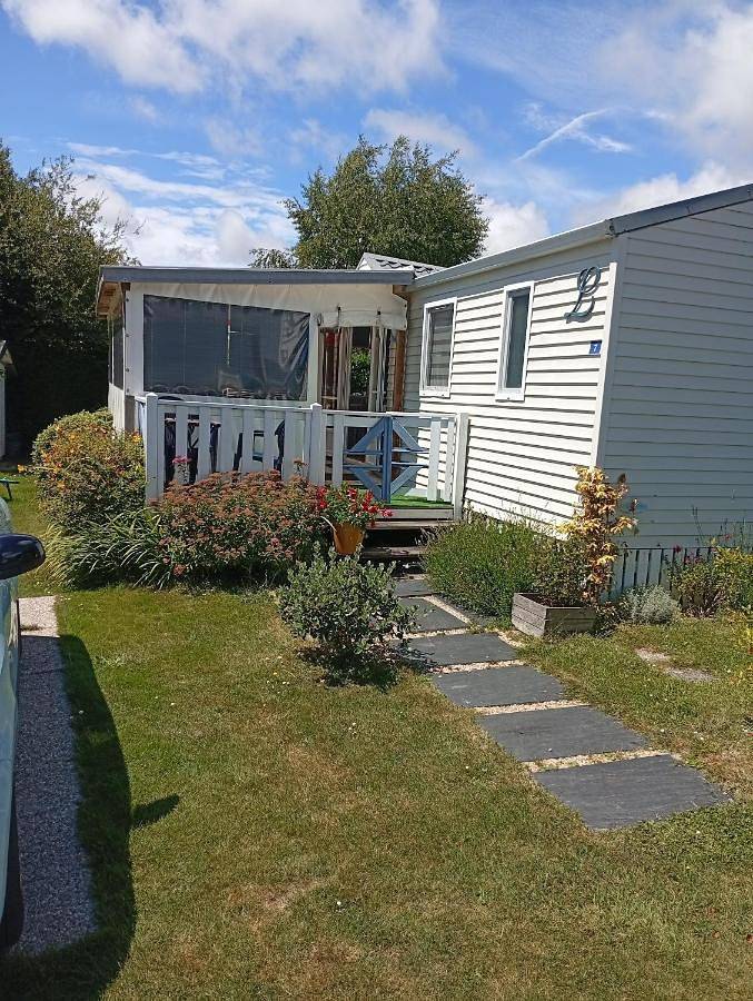 Camping pour 4 personnes, avec Terrasse et Jardin